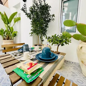 Butera Luxury Couette-café