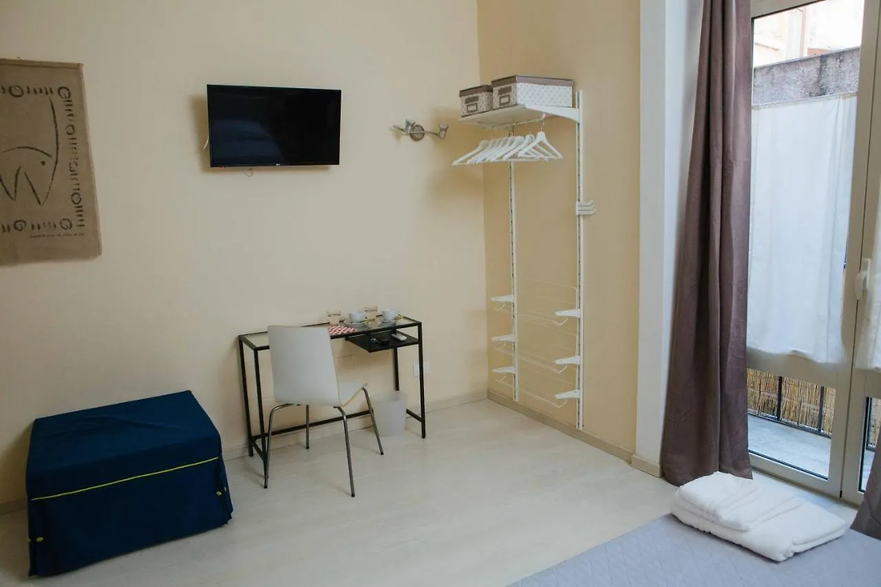 Calamarina Centro Palermo 0*,  Italia